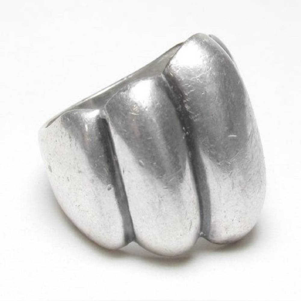 Southwestern Heavy Sterling Silver Oval Peanut Design Ring 1980's Vintage